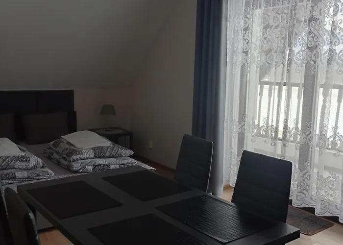 Grzegorz I Sylwia Owczarek Pensjonat *